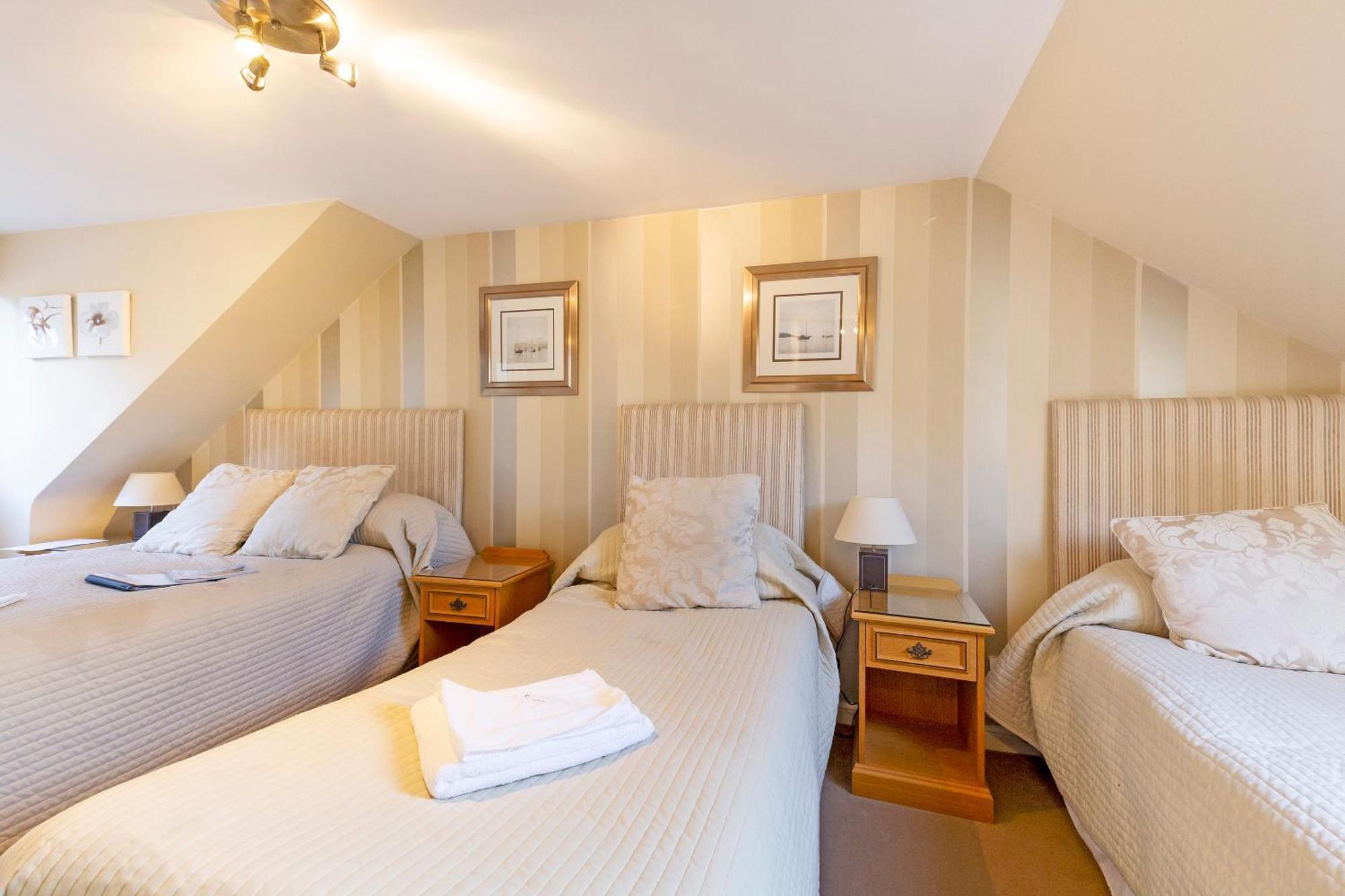 Arden Guest House, Craigmillar Castle Edimburgo Esterno foto